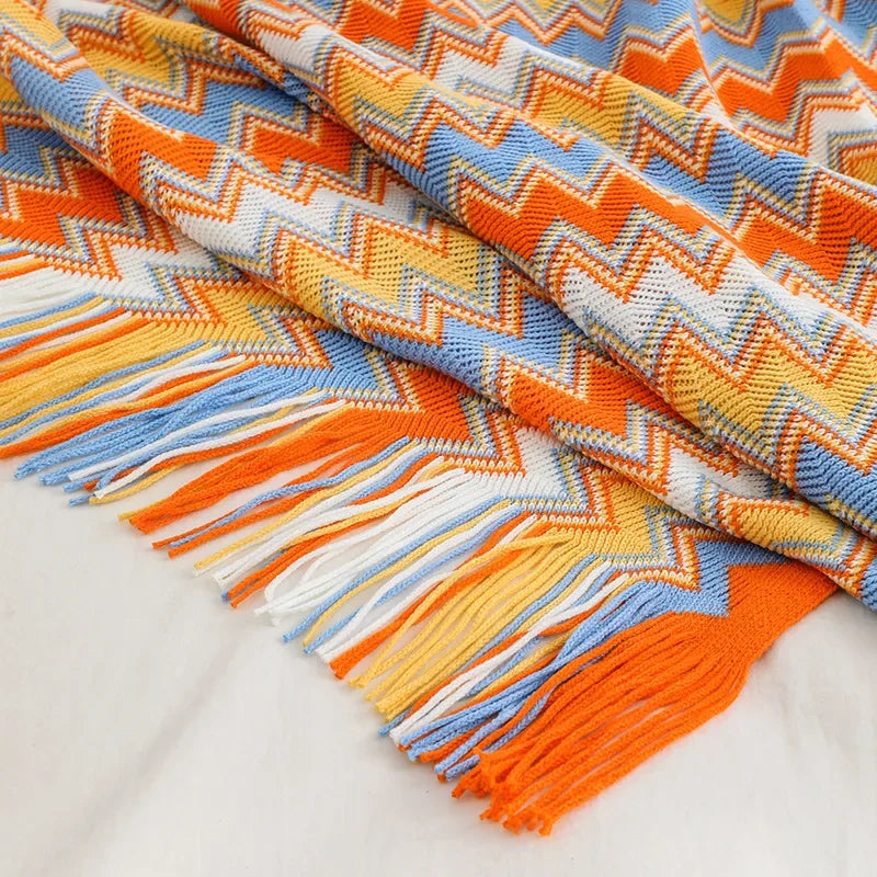 plaid boheme tisse a carreaux avec pompons doux - vue 4 sur 6
