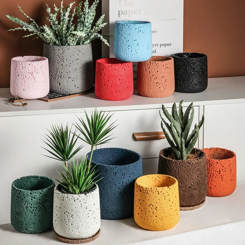 pot de fleurs en ciment style nordique avec plateau décoratif
