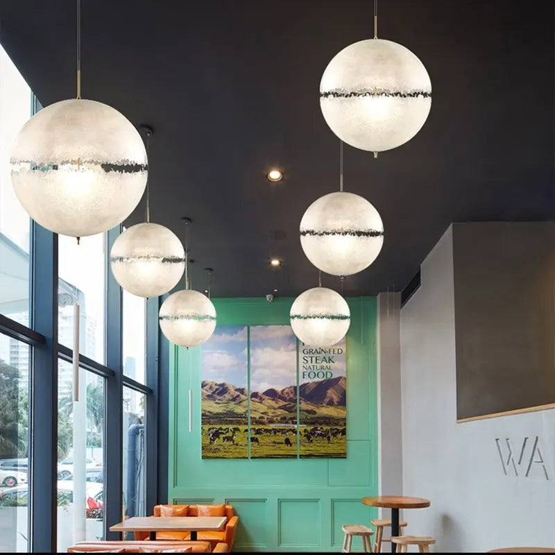 Suspension design italien forme lune éclairage led haut de gamme - vue 4 sur 12