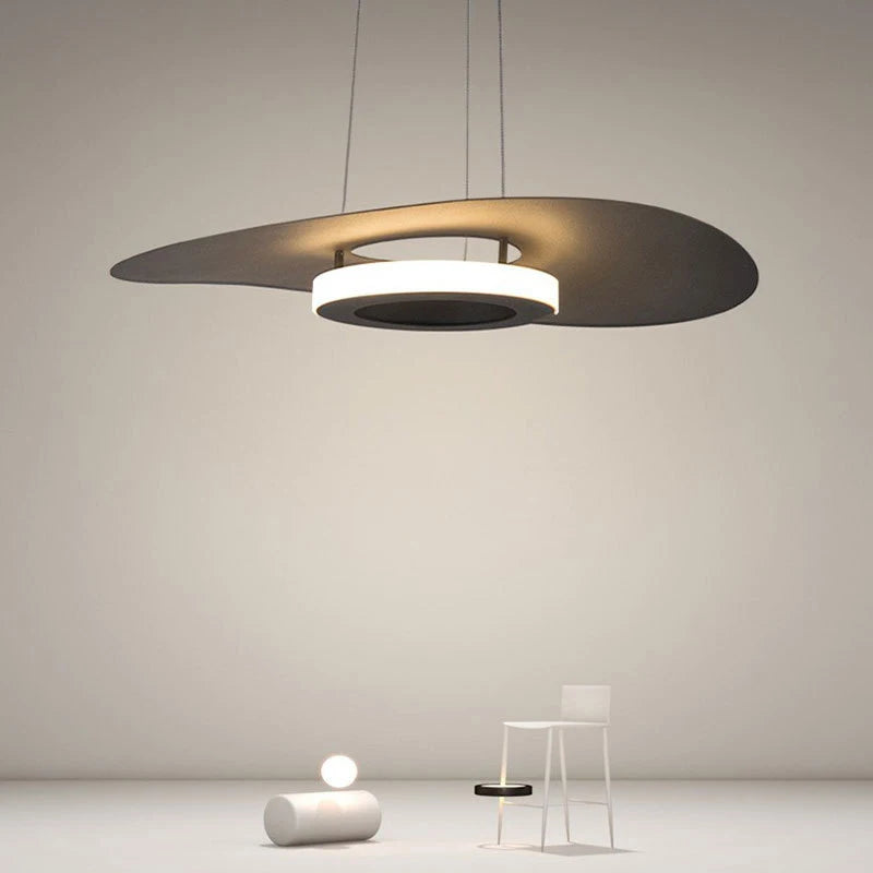 Suspension LED en métal au design nordique variable
