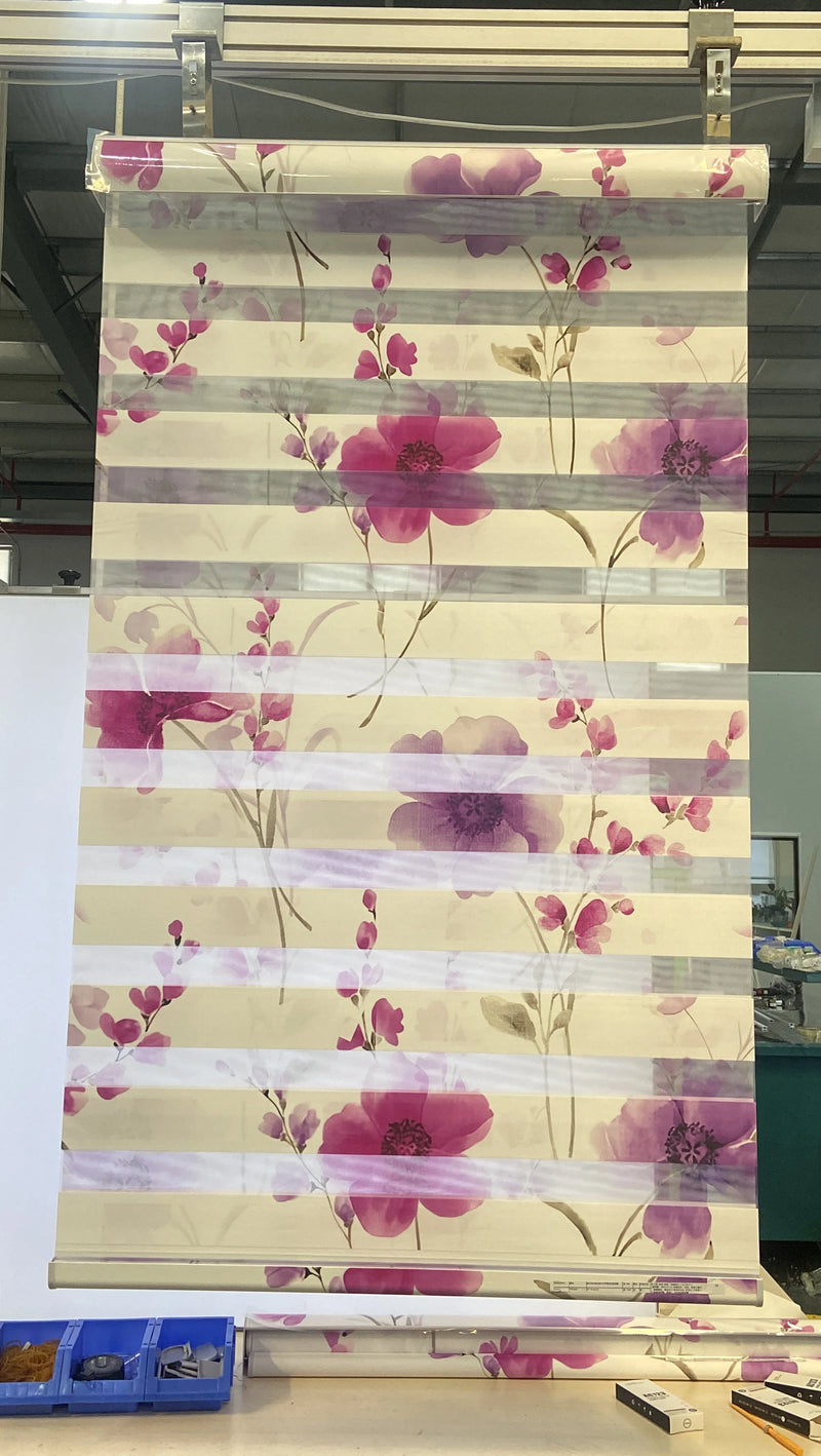 Store enrouleur zébré motorisé intelligent jour nuit fenêtre