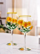 Verre a vin haut motifs floraux peints trois