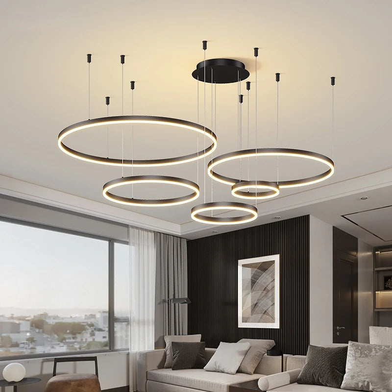 Plafonnier Led suspendu au design moderne avec anneaux brossés
