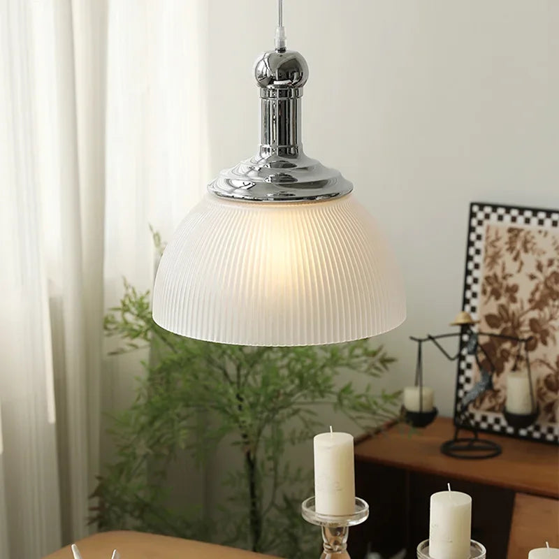 lustre vintage en verre pour décoration rétro et élégante