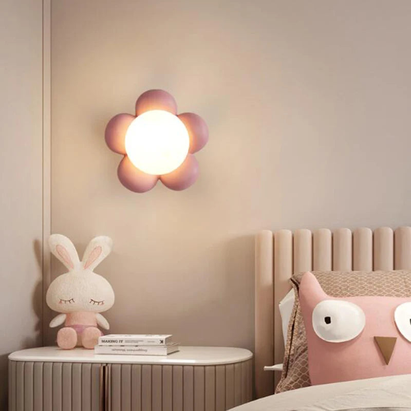 applique murale LED en résine en forme de fleur - vue 2 sur 8