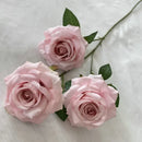 fleurs artificielles en velours roses décoratives pour intérieur