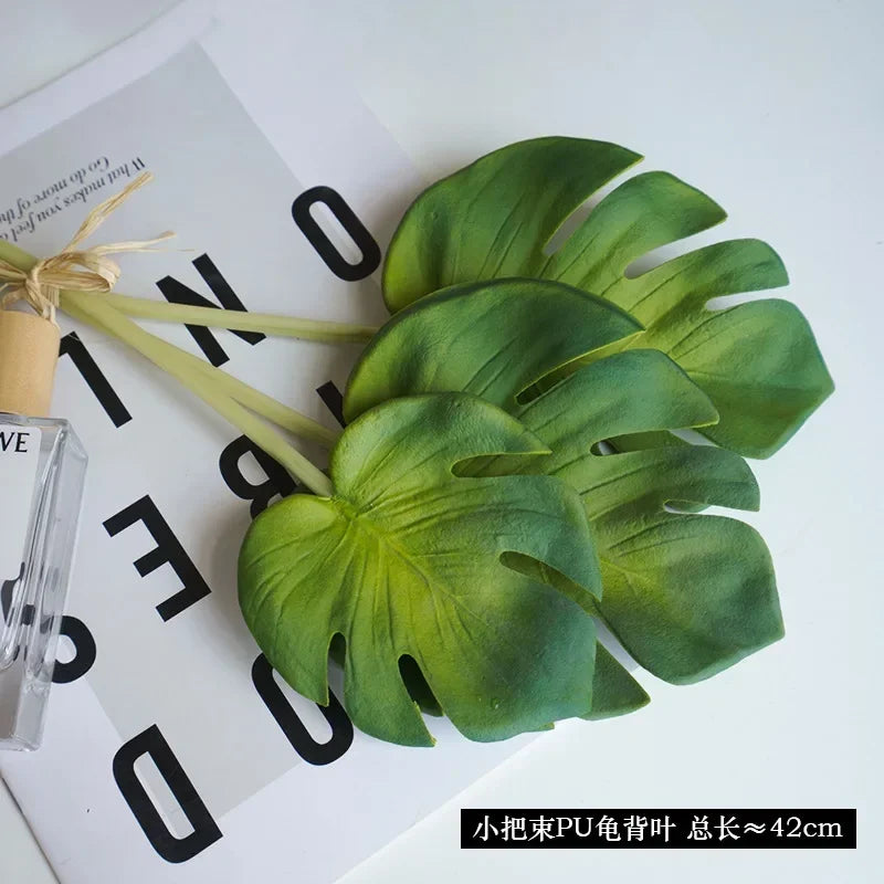bouquet de feuilles monstera et bananier décoration intérieure mariage - vue 8 sur 10