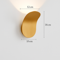 Applique murale design à LED avec abat-jour courbé en métal style Wake