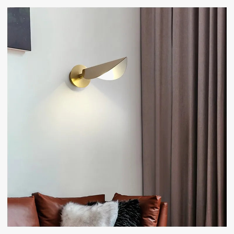 applique murale led en cuivre au design moderne et décoratif
