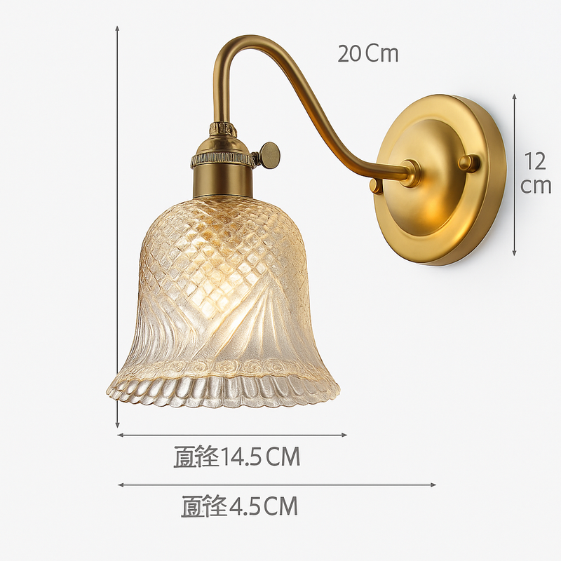 applique murale nordique en laiton avec abat-jour en verre élégant