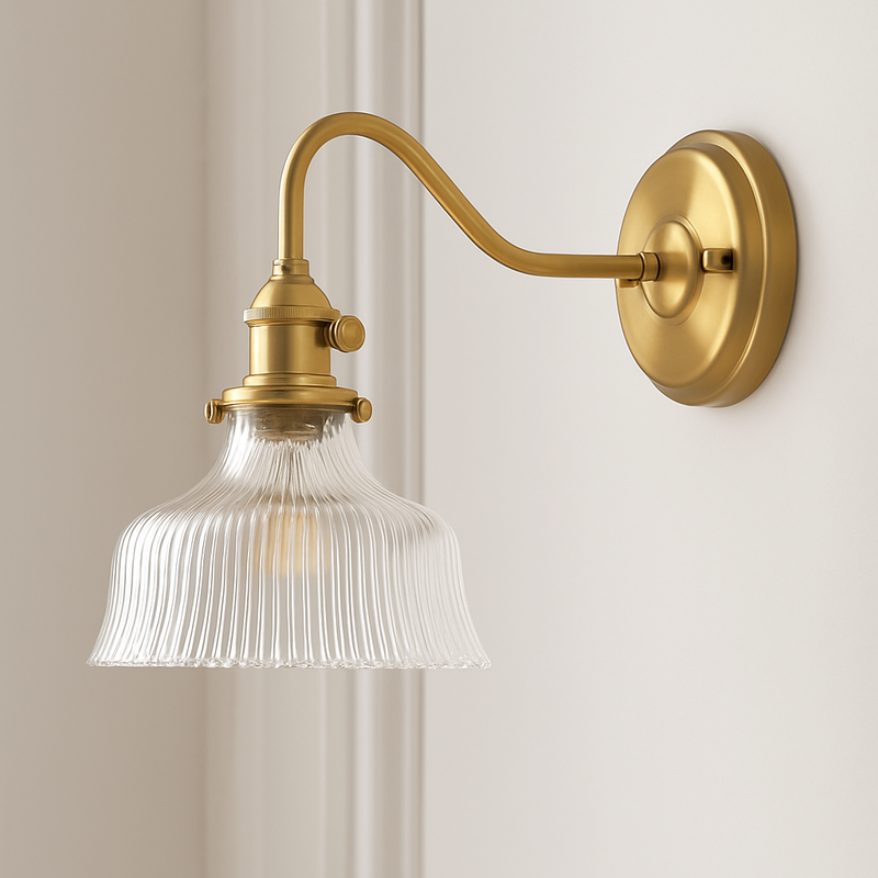 applique murale nordique en laiton avec abat-jour en verre élégant