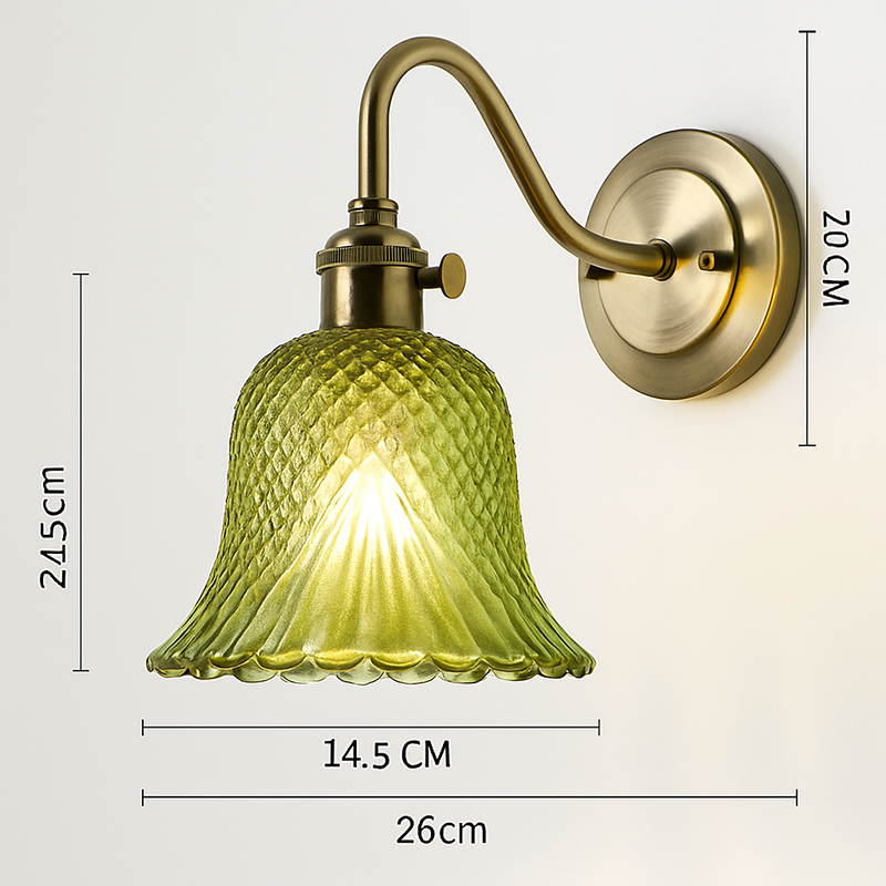 applique murale nordique en laiton avec abat-jour en verre élégant