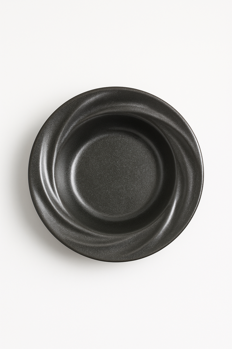 Assiette salade inox style rétro restaurant peu profonde
