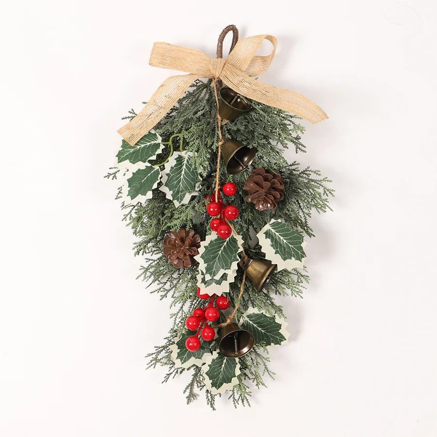 couronne de noël décoration de porte avec baies et cloches