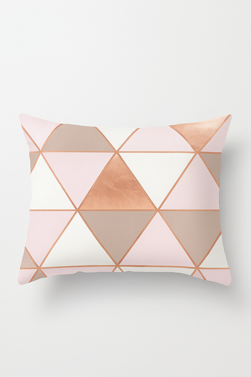 housse de coussin rose motif géométrique pour décoration intérieure