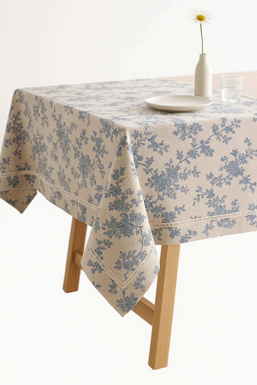 Nappe champetre a motifs floraux style vintage table