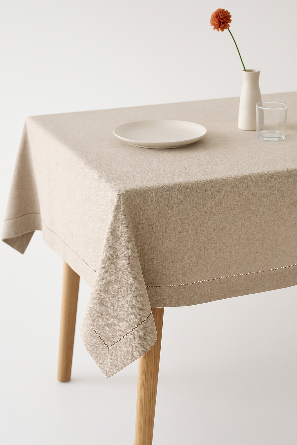 Nappe imperméable en coton et lin style uni