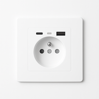 Prise électrique et double USB et USB type C en acier blanc mat bords arrondis