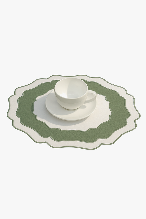 set-de-table-en-lin-brod-style-classique-0.png