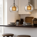 Suspension design LED avec abat-jour industriel et boule en verre Loft