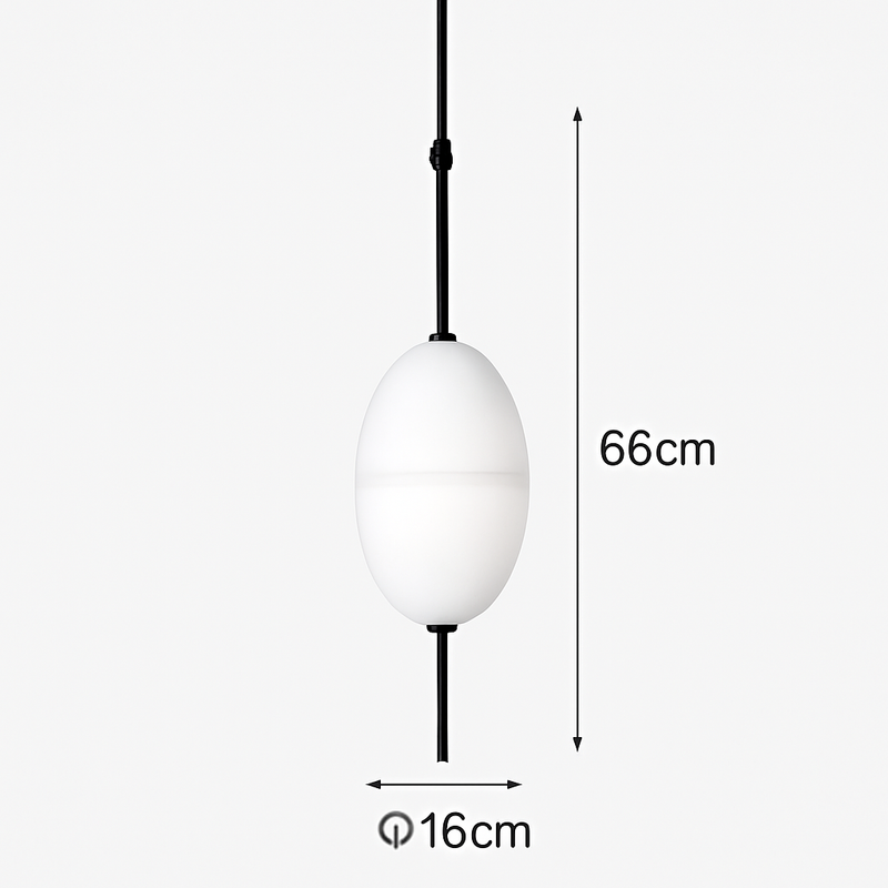 Suspension design moderne en verre en forme de goutte bleue