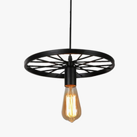 Suspension industrielle Vintage avec roue en fer