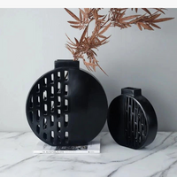 vase en résine rond pour arrangement floral décoratif
