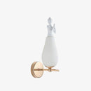 Applique murale design à LED en métal avec abat-jour blanc style Ange