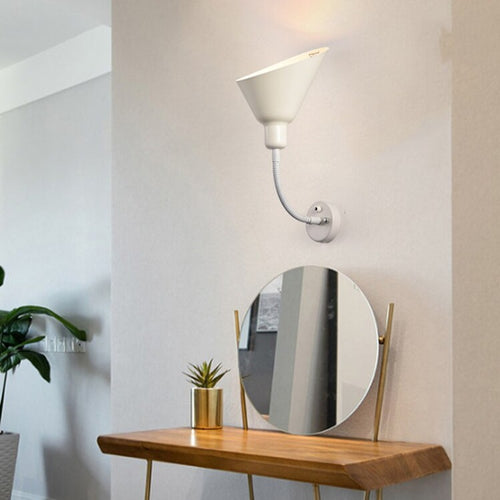 Applique murale moderne avec abat-jour conique Rotob