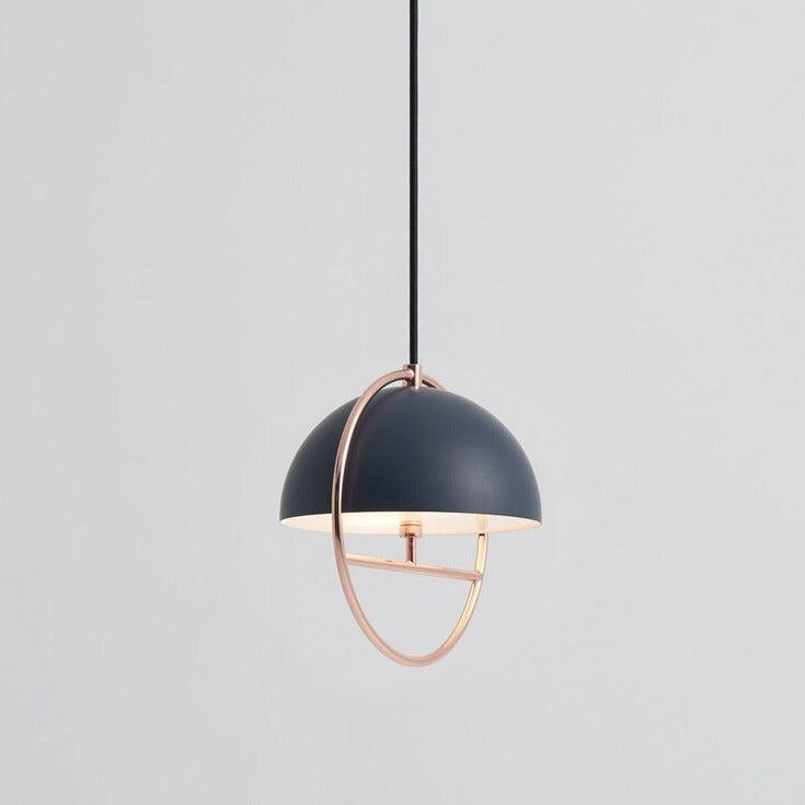 Suspension design avec abat-jour en métal et cercle doré Skye - vue 6 sur 7