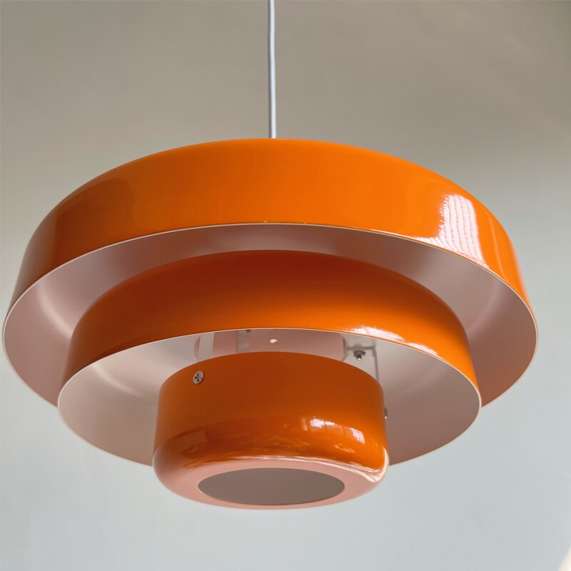 Suspension design avec abat-jour multiple en métal coloré Hirphan