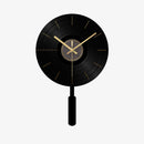 Horloge murale ronde design noire et aiguilles dorées 30cm