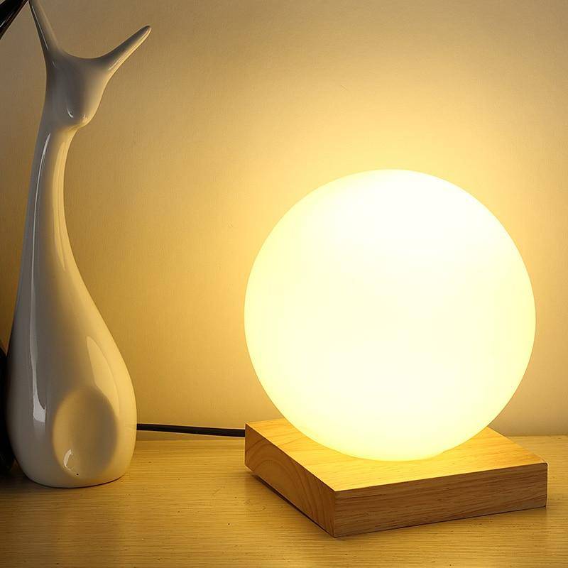Lampe à poser moderne LED avec base en bois et boule en verre Ball - vue 3 sur 4