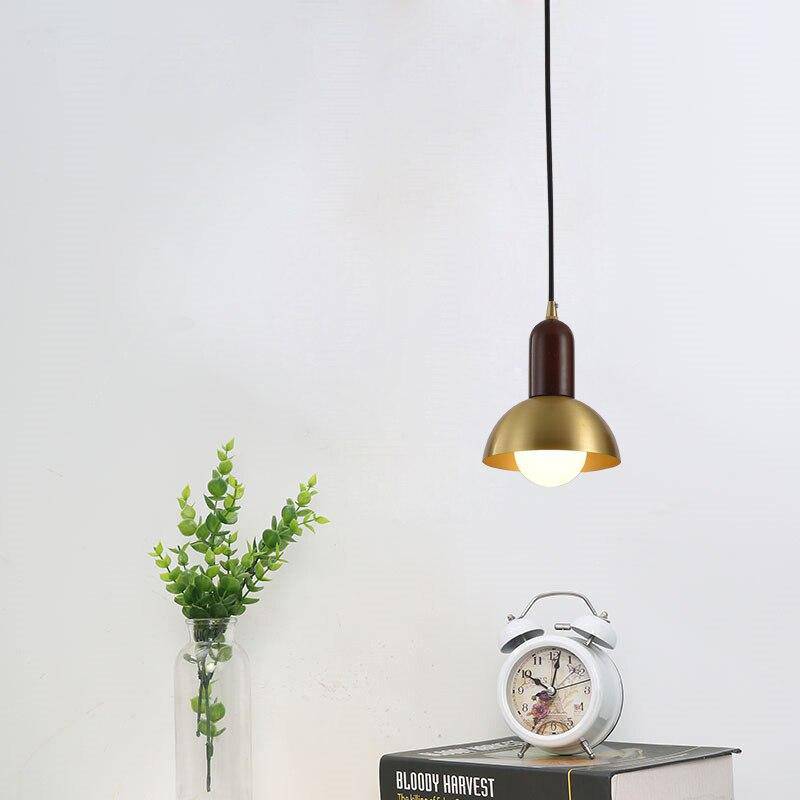 Suspension design LED dorée avec abat-jour arrondi Art - vue 3 sur 4
