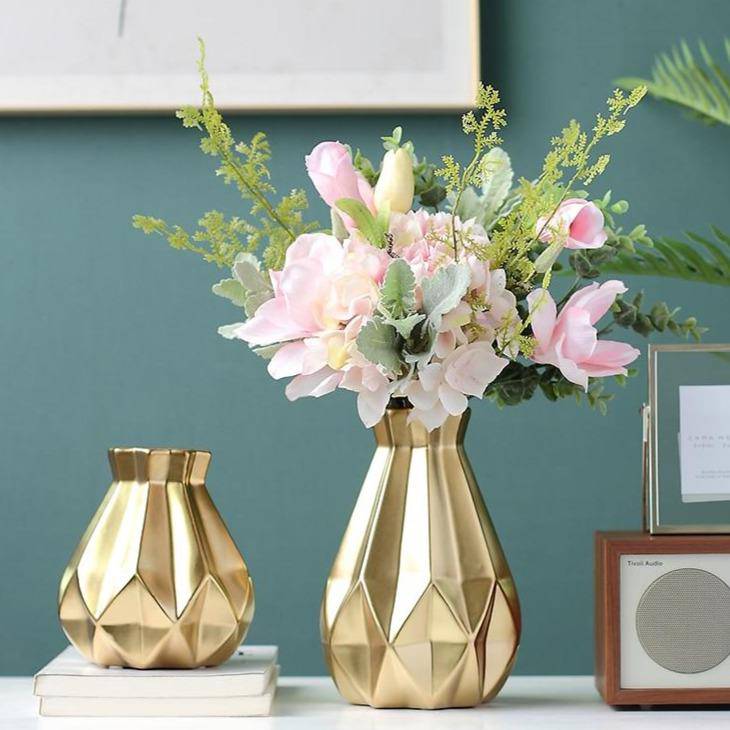 Vase design en métal doré aux formes géométriques Luxury - vue 4 sur 7