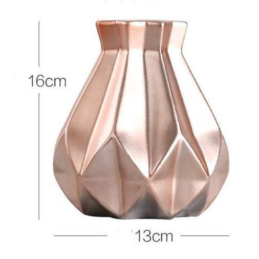 Vase design en métal doré aux formes géométriques Luxury - vue 6 sur 7