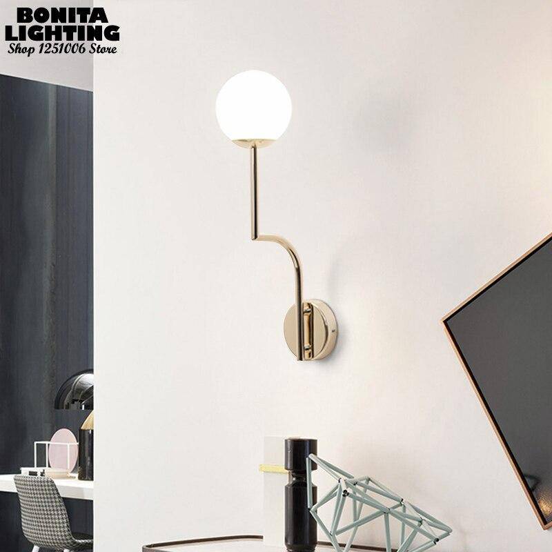 Applique murale design à LED dorée et boule en verre rétro - vue 2 sur 5
