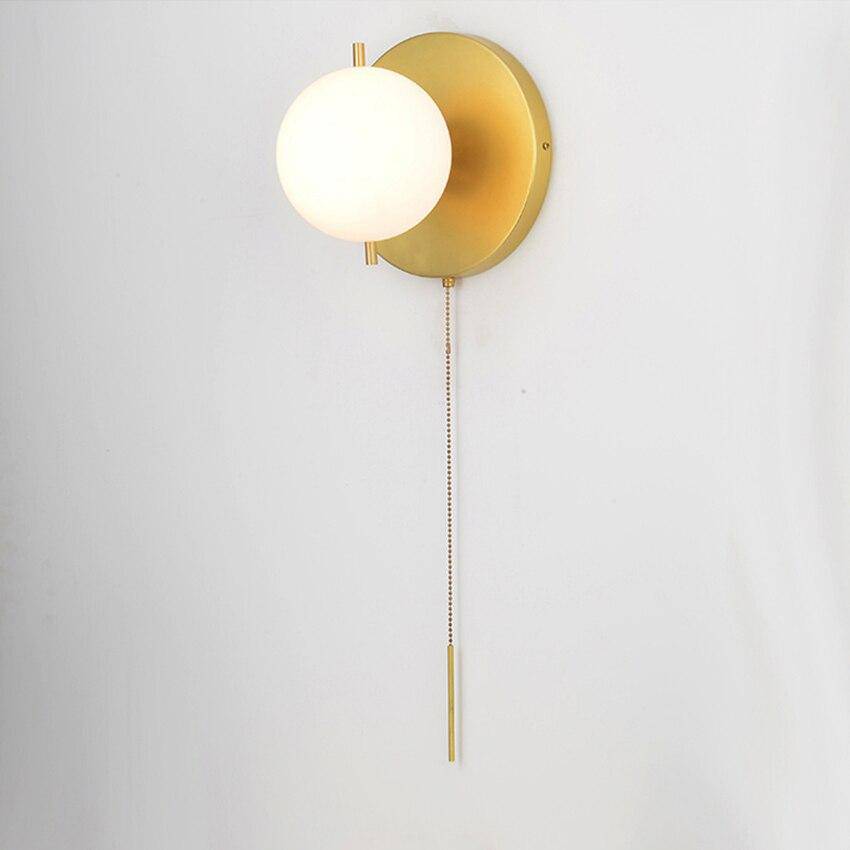 Applique murale moderne LED avec boule en verre et socle circulaire doré - vue 6 sur 8