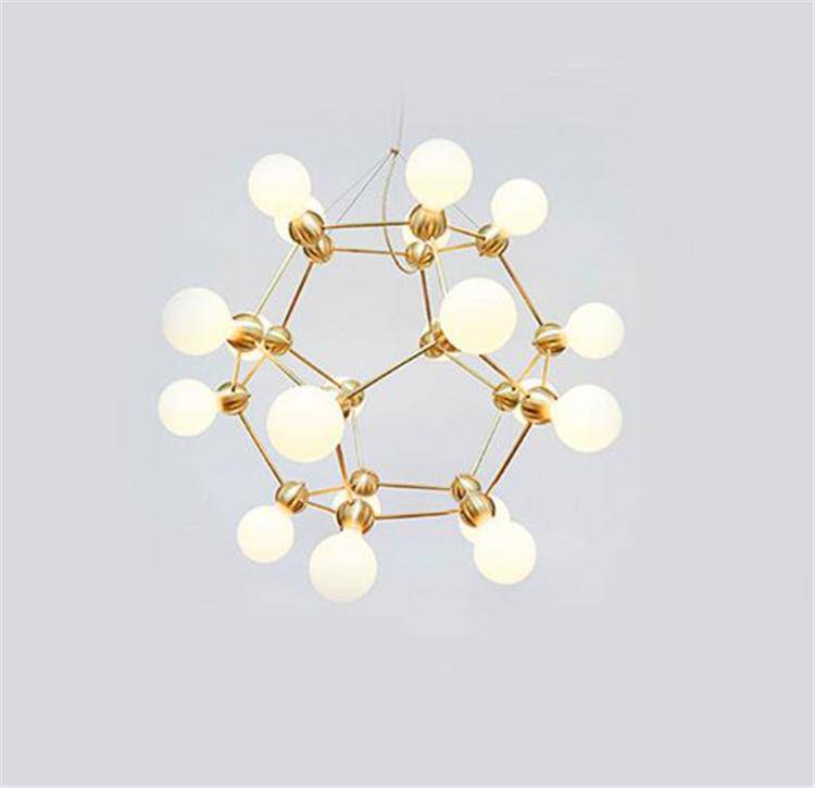Lustre design géométrique avec plusieurs bras dorés et boules Molecule - vue 7 sur 8