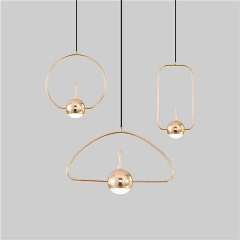 Suspension design de plusieurs forme dorée avec boule à LED - vue 4 sur 8
