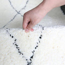 Tapis shaggy rectangle style berbère blanc à dessins Line C