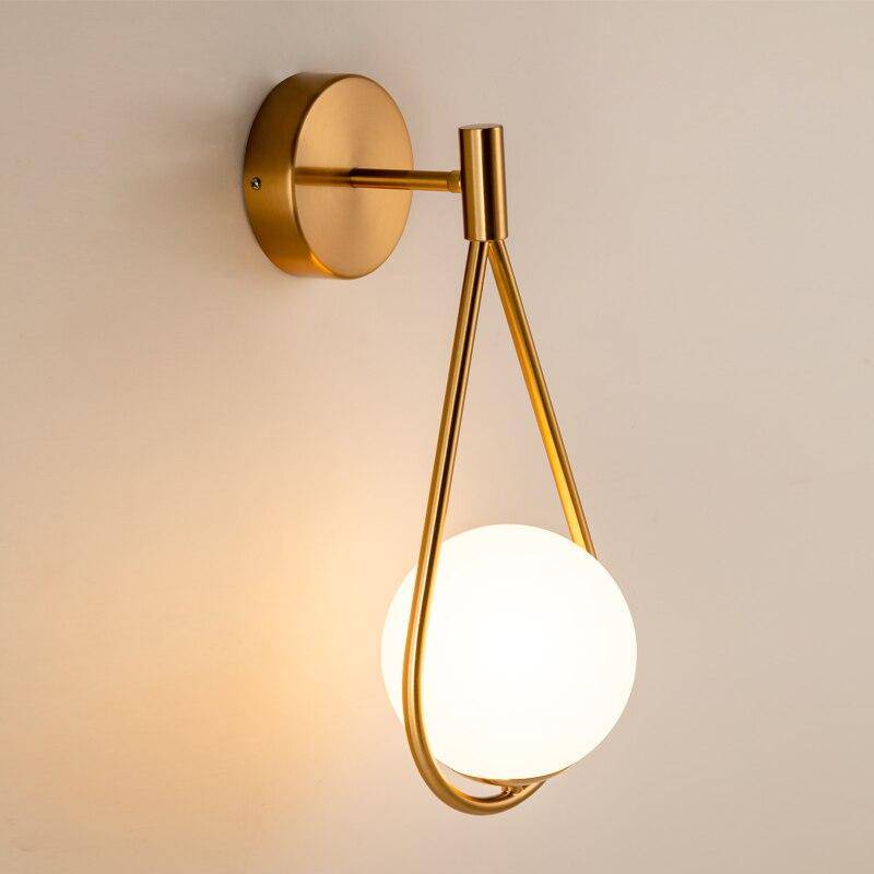 Applique murale design LED doré avec boule blanche Sconce - vue 4 sur 7