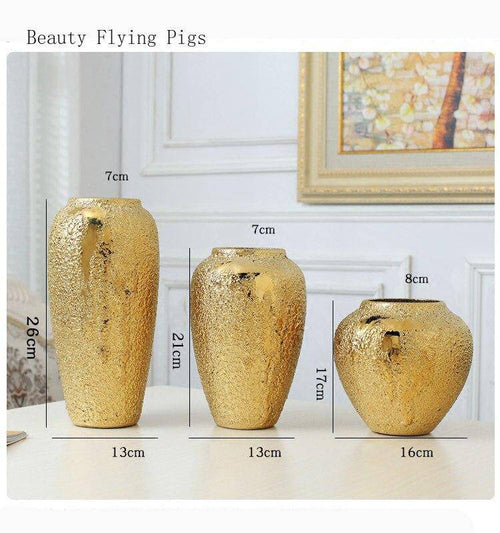 Vase design en céramique dorée style Luxury