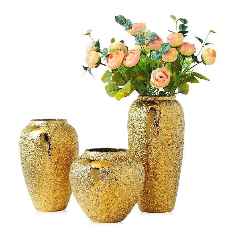 Vase design en céramique dorée style Luxury - vue 5 sur 7