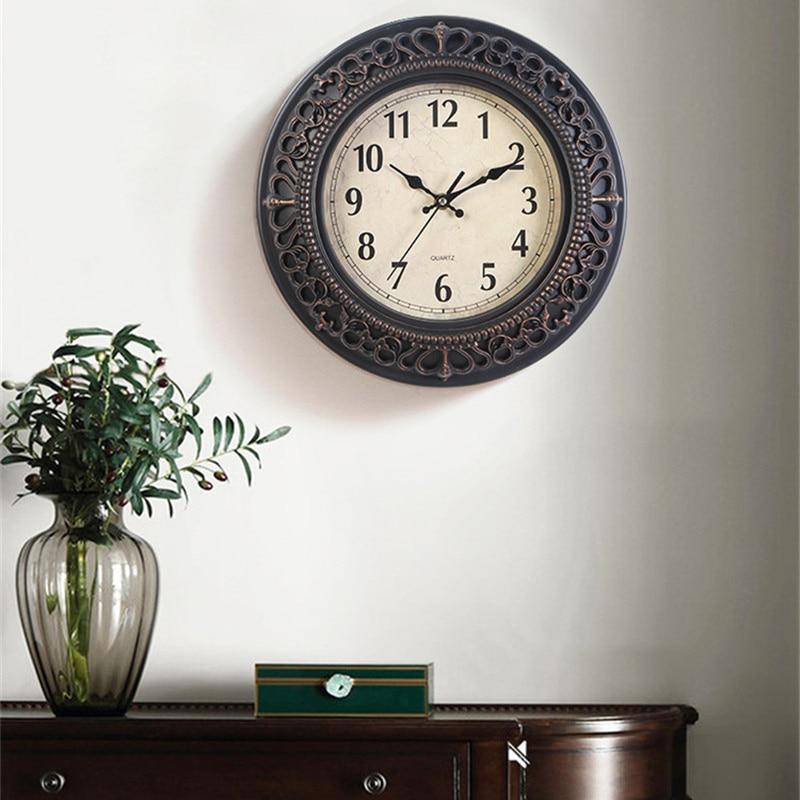 Horloge vintage en métal 25cm Antique - vue 3 sur 8