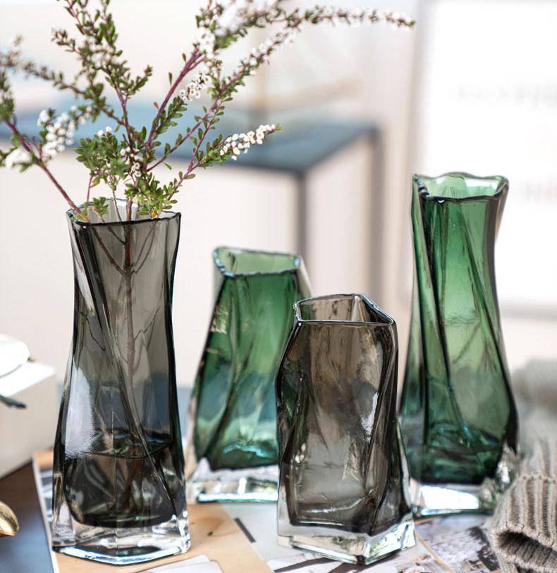 Vase en verre design au style géométrique Urna - vue 3 sur 9