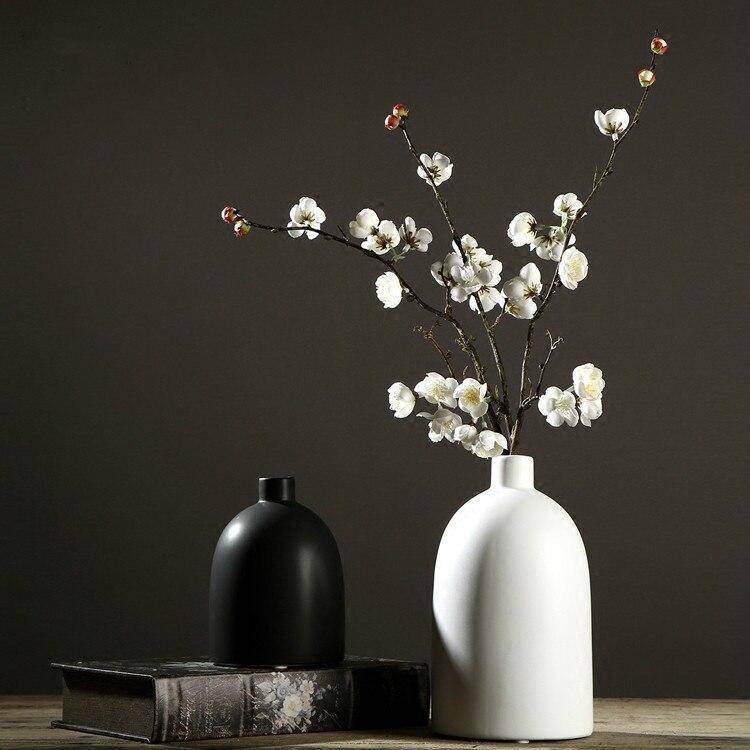 Vase design en céramique style Japan Artist - vue 3 sur 5