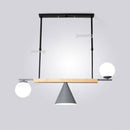 Suspension design à LED avec boules en verre et abat-jour triangle Loft