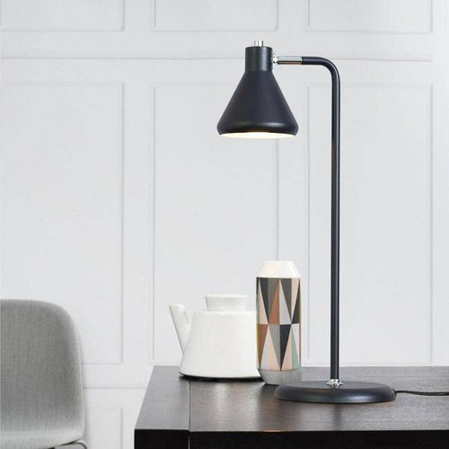 Lampe à poser design à LED avec tube en métal coloré et forme triangulaire Light