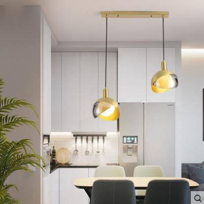 Suspension design à LED avec abat-jour en verre et métal doré - vue 4 sur 10